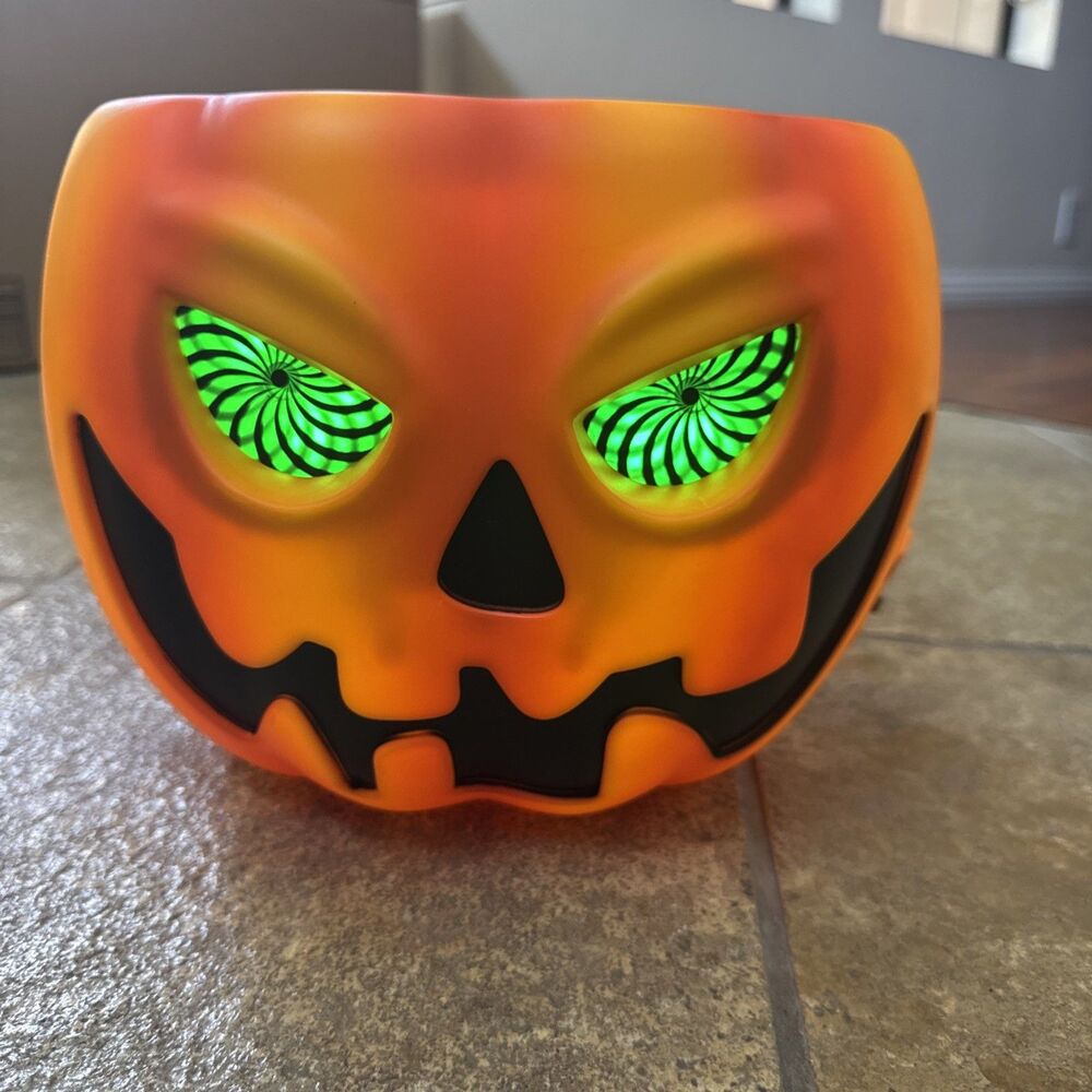 🎃 Spinning Eyes Jack Halloween Candy Bowl 🎃 from Target with Lights & Sound